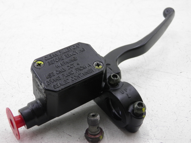 photo de FRONT BRAKE MASTER CYLINDER PIAGGIO XEVO - X EVO 125 (2010 - 2015)