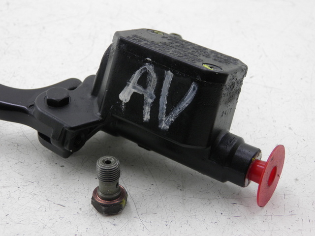 photo de FRONT BRAKE MASTER CYLINDER PIAGGIO XEVO - X EVO 125 (2010 - 2015)