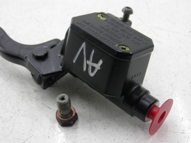 photo de FRONT BRAKE MASTER CYLINDER PIAGGIO XEVO - X EVO 125 (2010 - 2015)