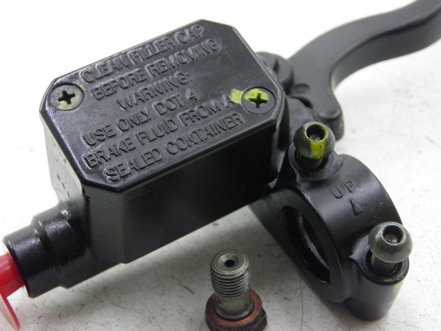 photo de FRONT BRAKE MASTER CYLINDER PIAGGIO XEVO - X EVO 125 (2010 - 2015)