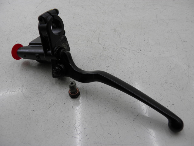 photo de FRONT BRAKE MASTER CYLINDER PIAGGIO XEVO - X EVO 125 (2010 - 2015)