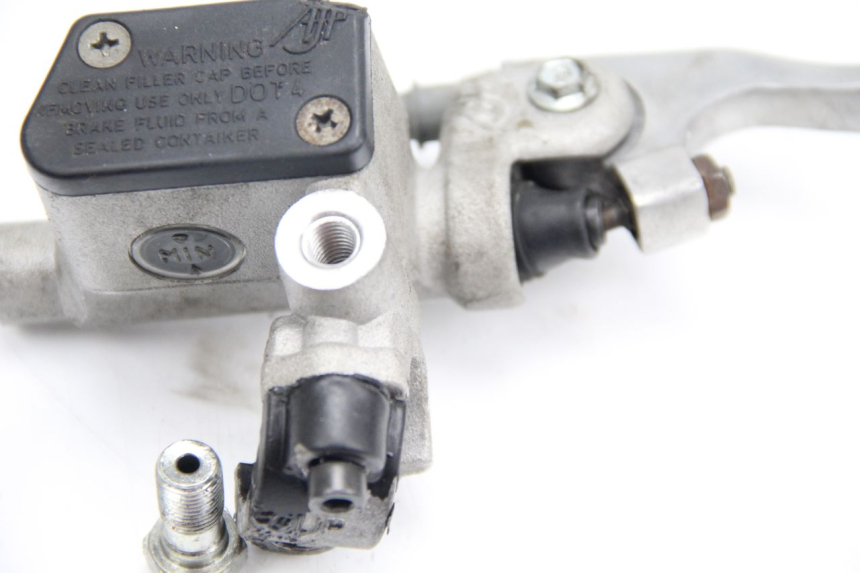 photo de FRONT BRAKE MASTER CYLINDER RIEJU RR 50 (1998 - 2007) - Technical close-up