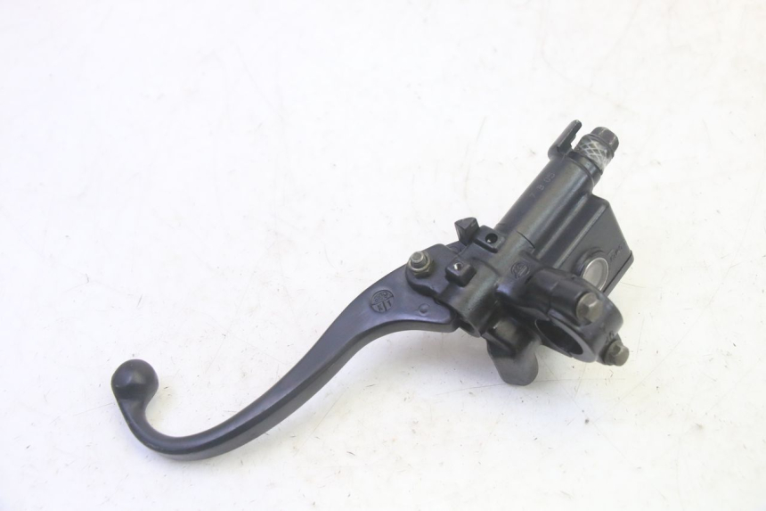 photo de FRONT MASTER CYLINDER DAELIM S1 125 (2007 - 2016) - Fixing points details