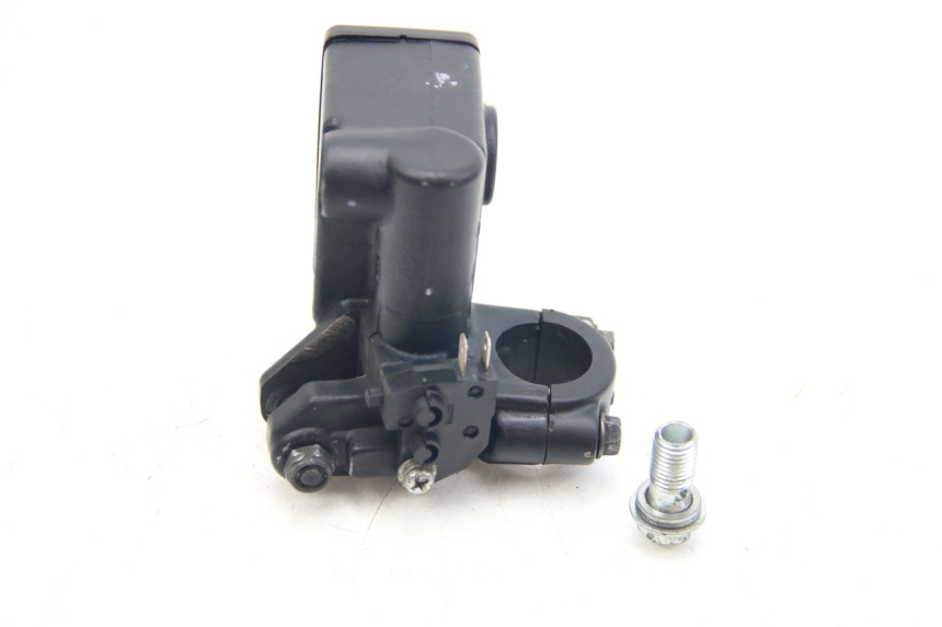 photo de FRONT BRAKE MASTER CYLINDER SUZUKI SIXTEEN 125 (2008 - 2010)