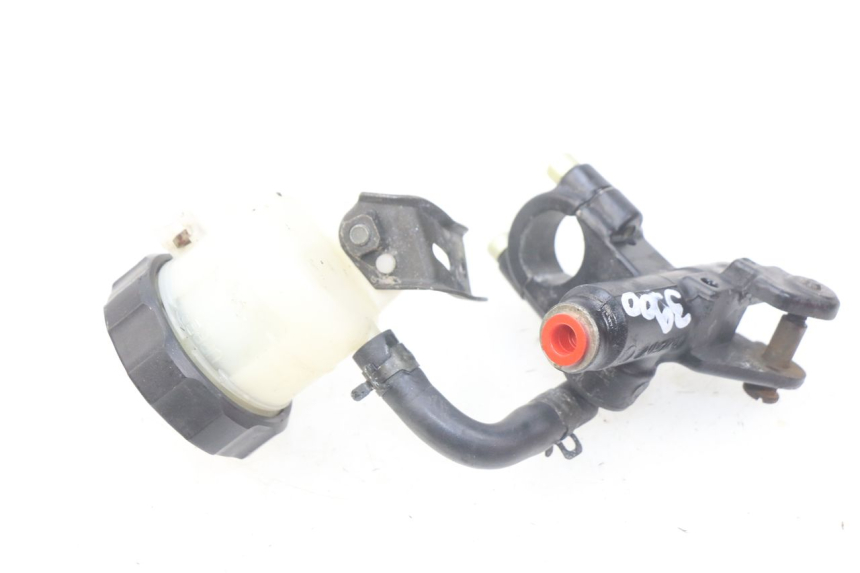 photo de FRONT BRAKE MASTER CYLINDER SUZUKI TLS TL S 1000 (1997 - 2001)