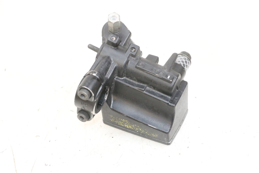 photo de FRONT BRAKE MASTER CYLINDER YAMAHA TDM ABS 900 (2002 - 2014) - Zoom on usage condition