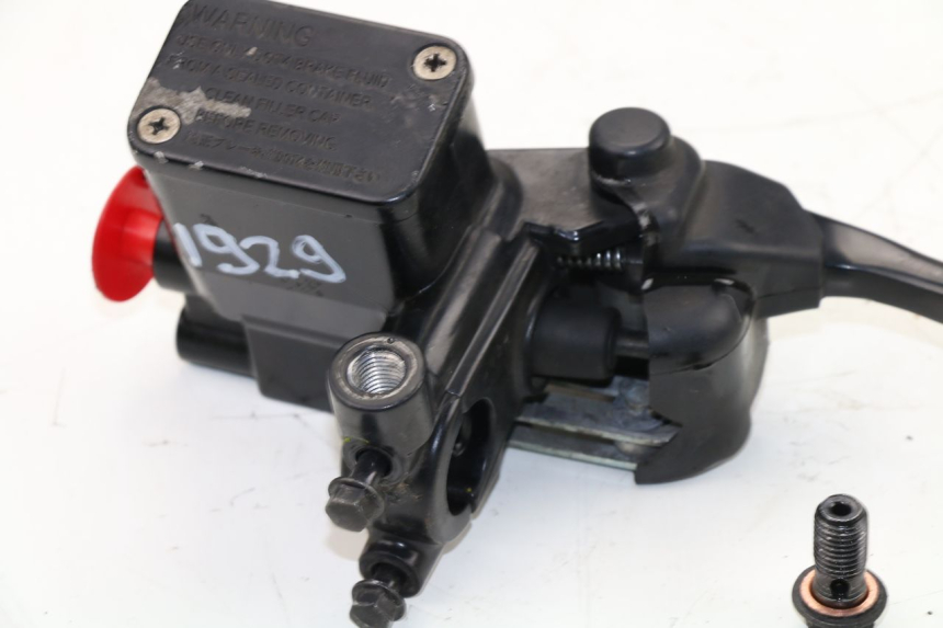 photo de FRONT BRAKE MASTER CYLINDER YAMAHA TRICITY 125 (2012 - 2016)