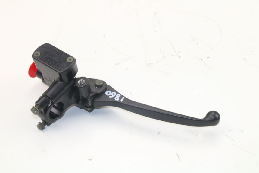 photo de FRONT BRAKE MASTER CYLINDER UNIVERSAL BIKE RETRO 50QT-4 50 (2010 - 2018) - Zoom on usage condition