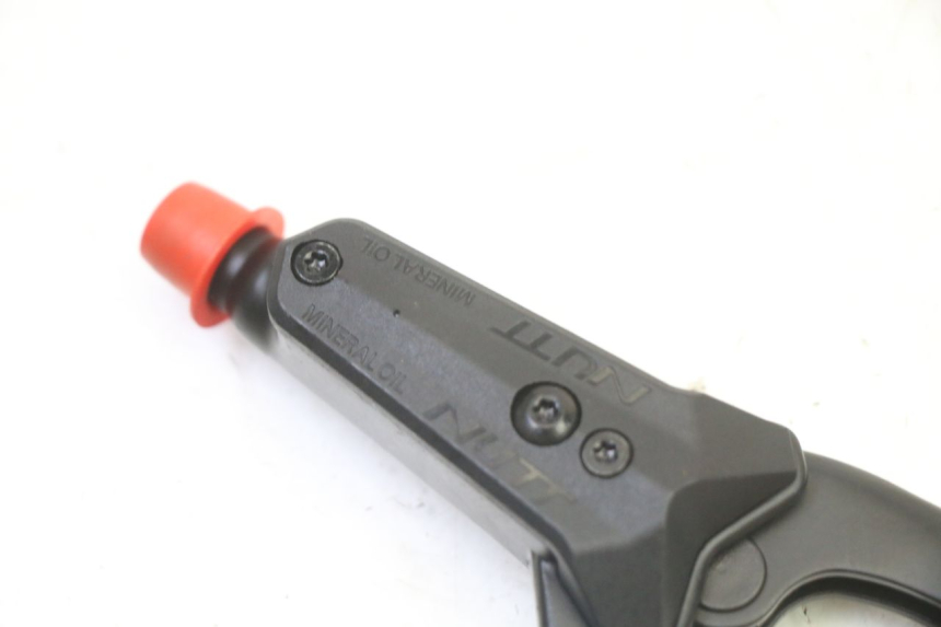 photo de FRONT MASTER CYLINDER DUALTRON VICTOR LIMITED 1