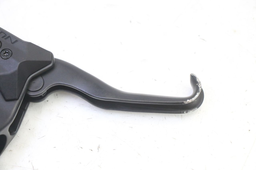 photo de FRONT MASTER CYLINDER DUALTRON VICTOR LIMITED 1