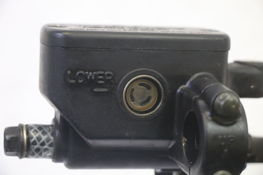 photo de FRONT MASTER CYLINDER DAELIM VJ ROADWIN FI 125 (2008 - 2017) - Alternative perspective