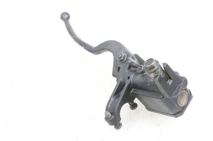 photo de FRONT MASTER CYLINDER YAMAHA XMAX X-MAX 125 (2006 - 2009) - Zoom on usage condition