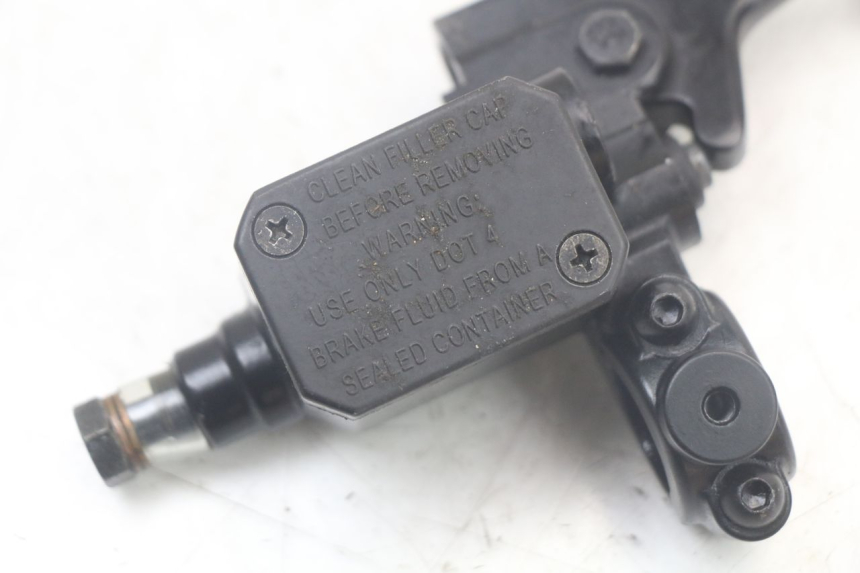 photo de FRONT MASTER CYLINDER YAMAHA AEROX 2T 50 (2013 - 2017)