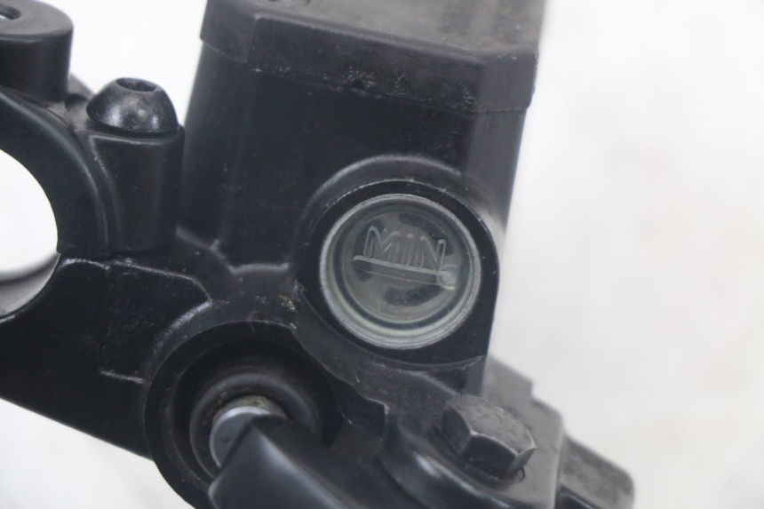 photo de FRONT MASTER CYLINDER YAMAHA AEROX 2T 50 (2013 - 2017)