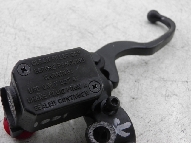 photo de FRONT MASTER CYLINDER YAMAHA X-MAX XMAX 125 (2010 - 2014)