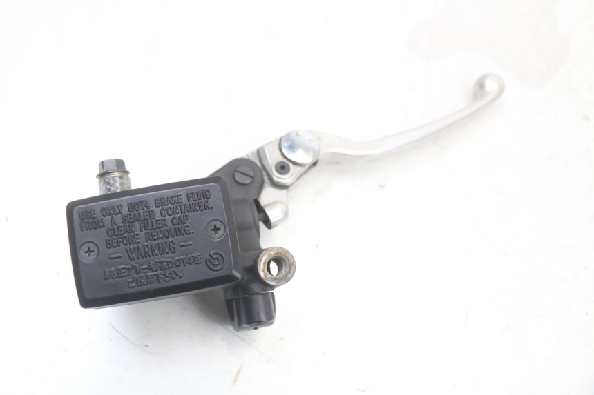 photo de FRONT BRAKE MASTER CYLINDER YAMAHA XJ6 ABS 600 (2008 - 2016)