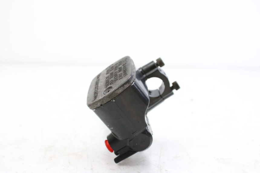 photo de FRONT MASTER CYLINDER YAMAHA XP T-MAX TMAX ABS 500 (2004 - 2007)