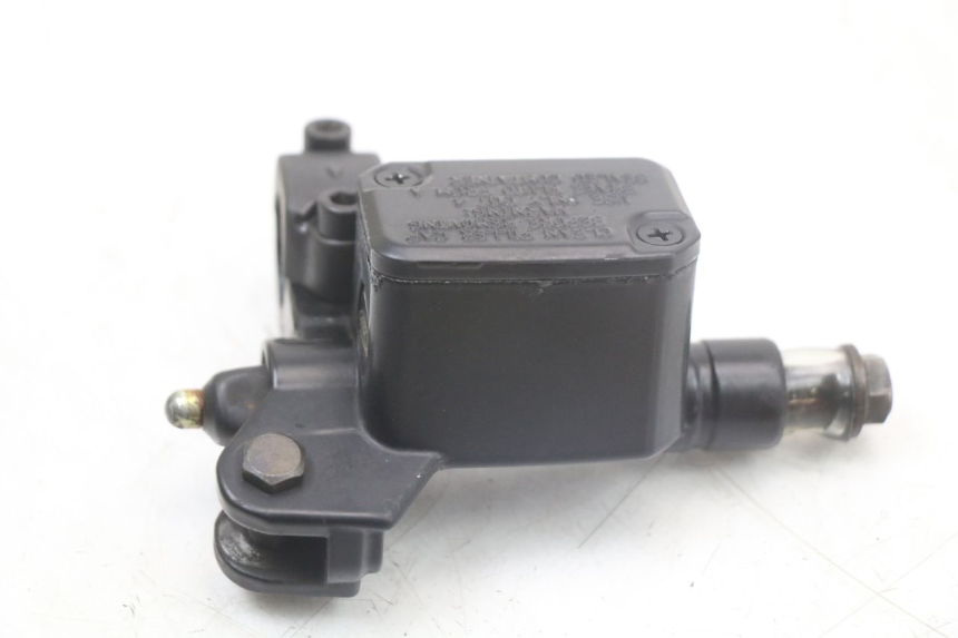 photo de FRONT BRAKE MASTER CYLINDER YAMAHA YP MAJESTY 125 (2002 - 2006)