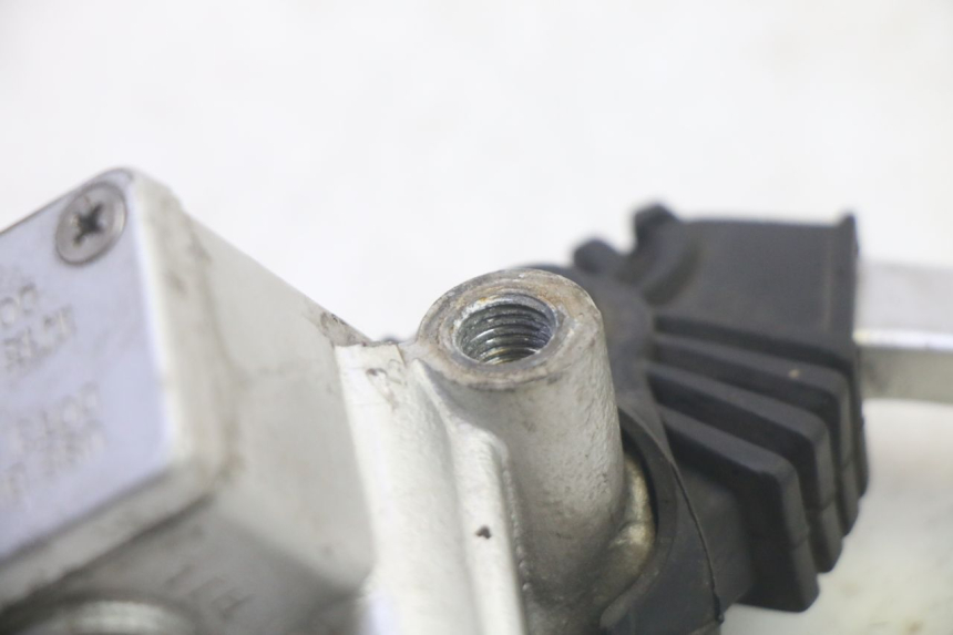 photo de FRONT BRAKE MASTER CYLINDER KYMCO ZING 125 (1997 - 2003) - Alternative perspective