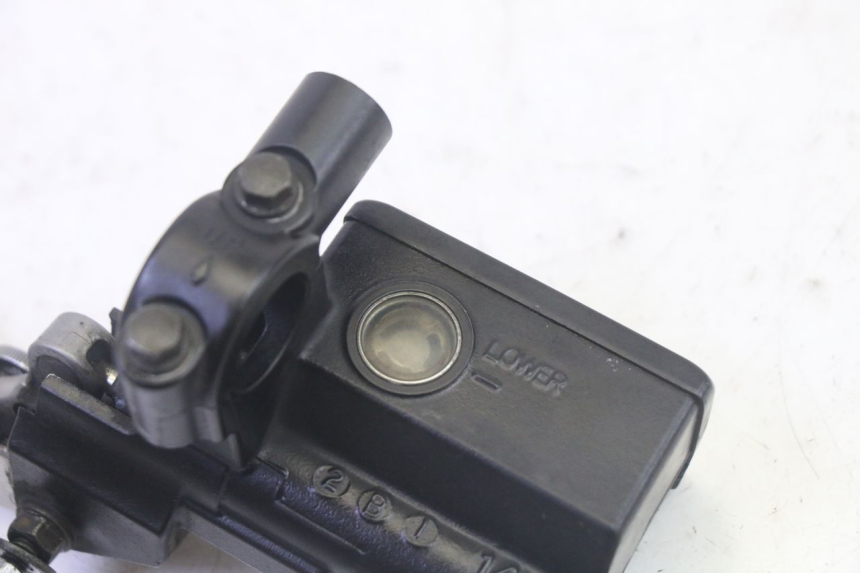 photo de CLUTCH MASTER CYLINDER SUZUKI DL V STROM 1000 (2002 - 2007) - Technical close-up