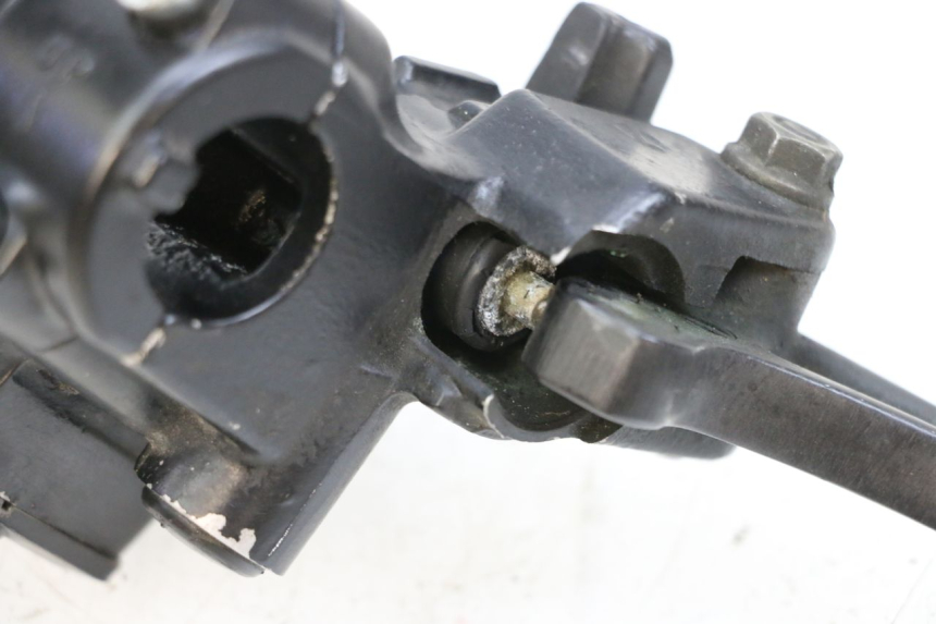 photo de CLUTCH MASTER CYLINDER KAWASAKI GPZ RX 1000 (1986 - 1988) - Alternative perspective