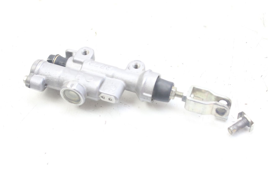 photo de REAR BRAKE MASTER CYLINDER HONDA CRF 250 (2010 - 2013)