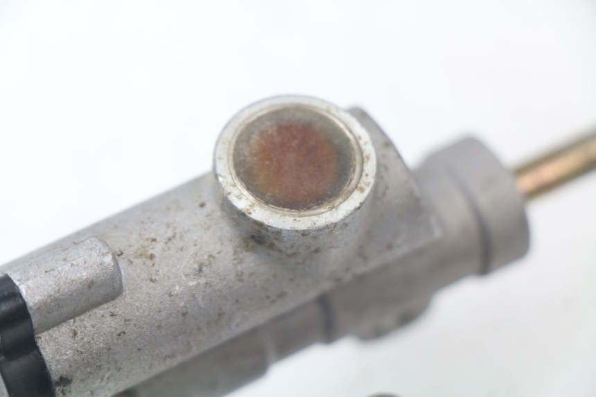 photo de REAR BRAKE MASTER CYLINDER LONCIN DIRT BIKE 125 - Zoom on usage condition