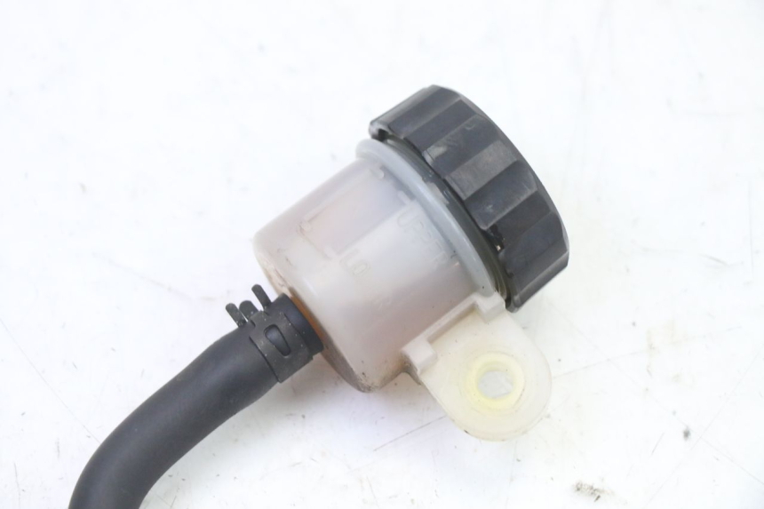 photo de REAR BRAKE MASTER CYLINDER YAMAHA FZ6 FAZER S2 600 (2007 - 2011)