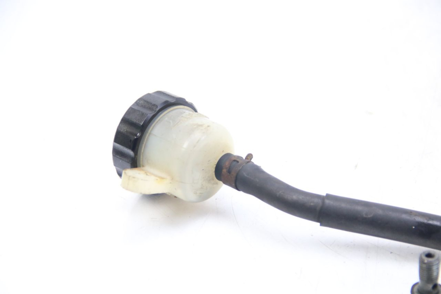photo de REAR BRAKE MASTER CYLINDER YAMAHA FZS FAZER 600 (2001 - 2003)