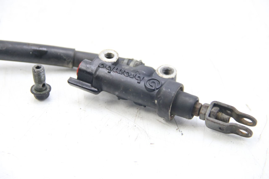 photo de REAR BRAKE MASTER CYLINDER YAMAHA FZS FAZER 600 (2001 - 2003)