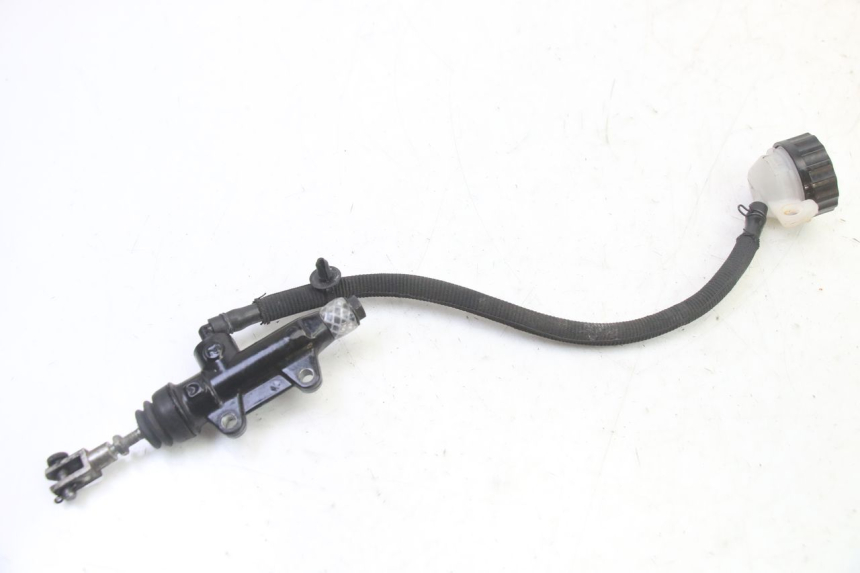 photo de REAR BRAKE MASTER CYLINDER BMW G310 R 310 (2016 - 2020)