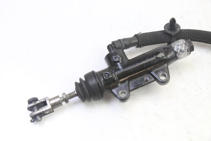 photo de REAR BRAKE MASTER CYLINDER BMW G310 R 310 (2016 - 2020)