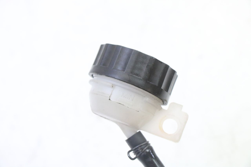 photo de REAR BRAKE MASTER CYLINDER BMW G310 R 310 (2016 - 2020)