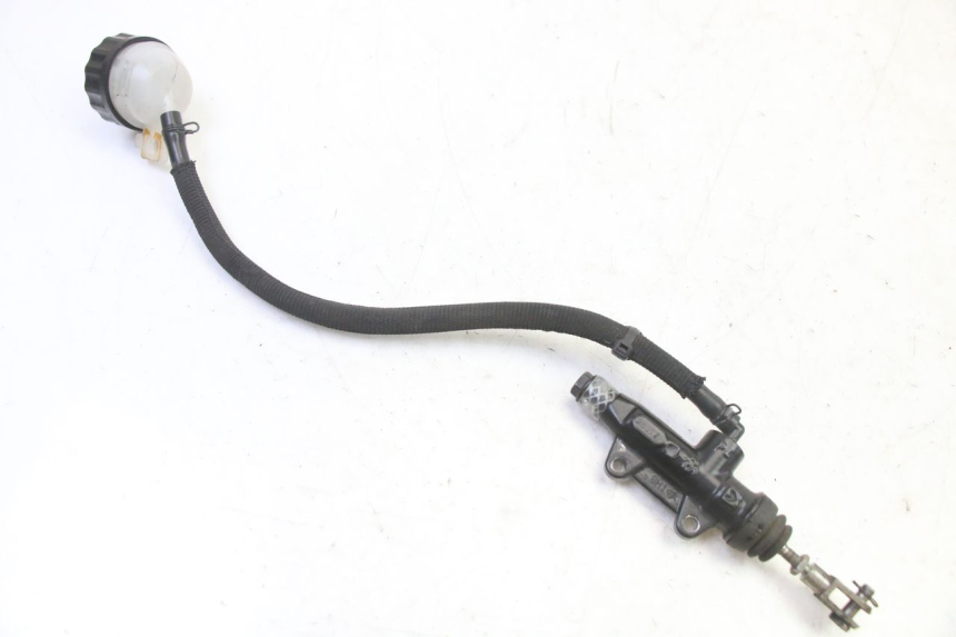 photo de REAR BRAKE MASTER CYLINDER BMW G310 R 310 (2016 - 2020)