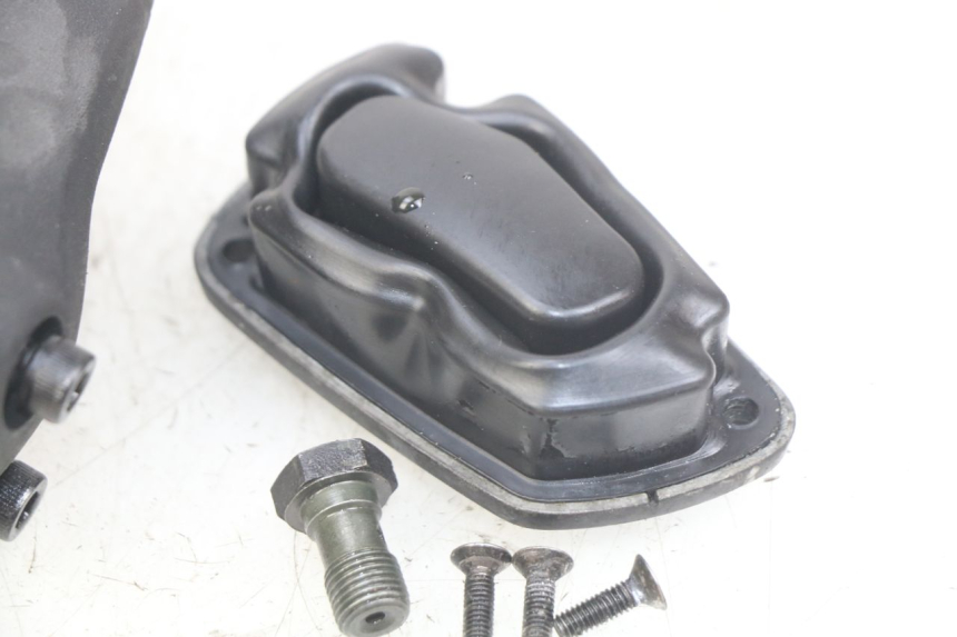 photo de REAR BRAKE MASTER CYLINDER GILERA GP 800 (2007 - 2013) - Zoom on usage condition