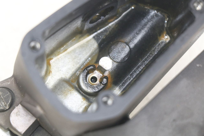 photo de REAR BRAKE MASTER CYLINDER GILERA GP 800 (2007 - 2013) - Alternative perspective