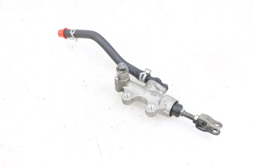 photo de REAR BRAKE MASTER CYLINDER SUZUKI GSF N BANDIT 600 (1996 - 1999) - Zoom on usage condition