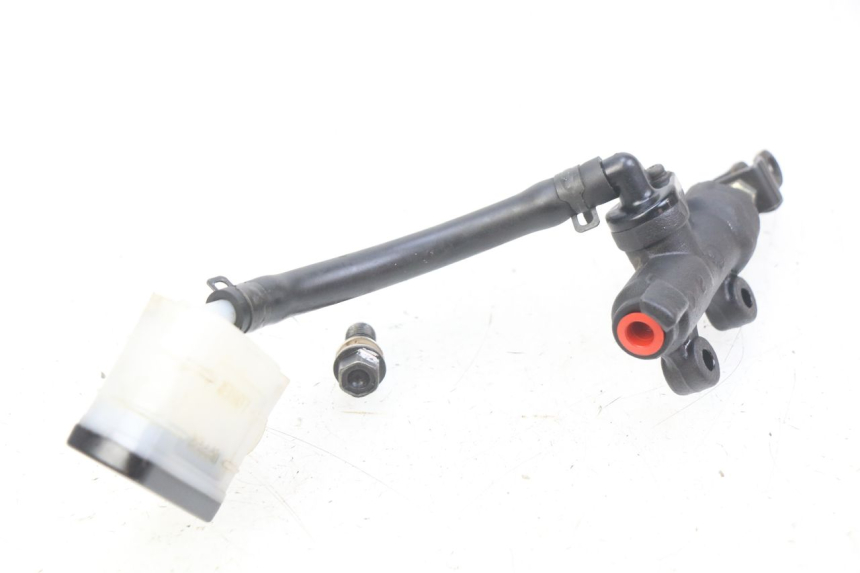 photo de REAR BRAKE MASTER CYLINDER HONDA CB R 1000 (2018 - 2023)