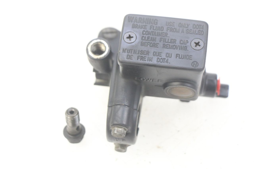 photo de REAR BRAKE MASTER CYLINDER HONDA FES PANTHEON 125 (2003 - 2007)