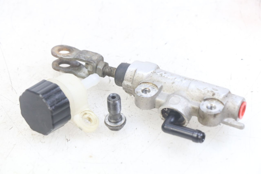 photo de REAR BRAKE MASTER CYLINDER KAWASAKI KX 85 (2001 - 2013)