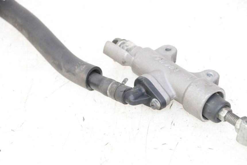 photo de REAR BRAKE MASTER CYLINDER HONDA NTV DEAUVILLE 650 (2001 - 2006)