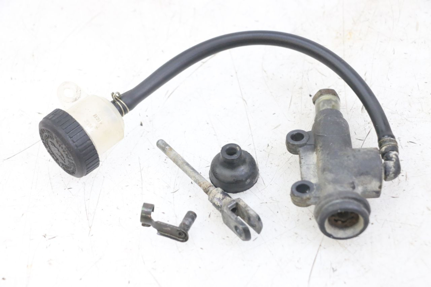 photo de REAR BRAKE MASTER CYLINDER PEUGEOT XP6 50 (1997 - 2003)