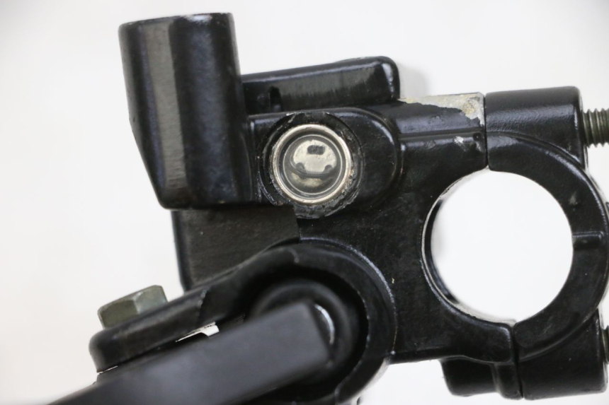 photo de REAR BRAKE MASTER CYLINDER EFUN PUSA 1 - Zoom on usage condition