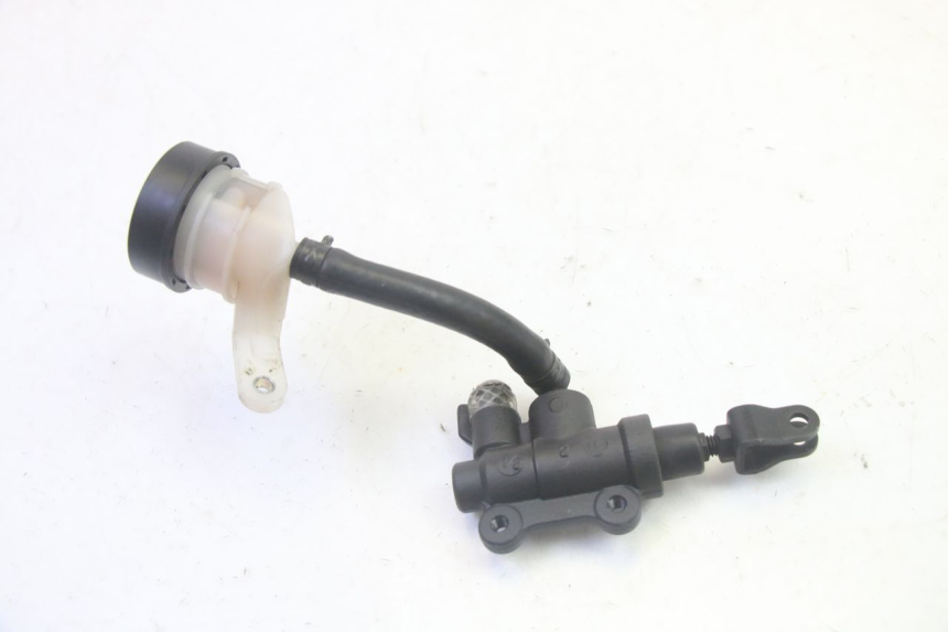 photo de REAR BRAKE MASTER CYLINDER BMW R GS 1250 (2021 - 2024) - Alternative perspective