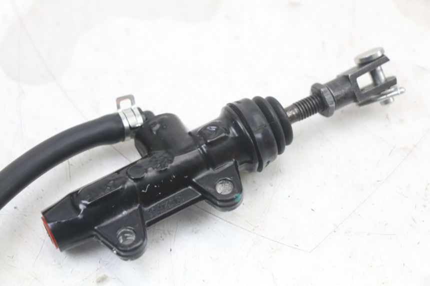 photo de REAR BRAKE MASTER CYLINDER ROYAL ENFIELD SCRAM 411 (2022 - 2024)