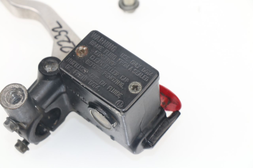 photo de REAR BRAKE MASTER CYLINDER SUZUKI BURGMAN 125 (2007 - 2014)