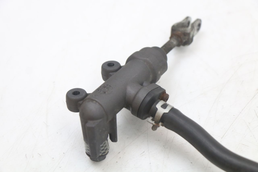 photo de REAR BRAKE MASTER CYLINDER SUZUKI GS F 500 (2004 - 2007)