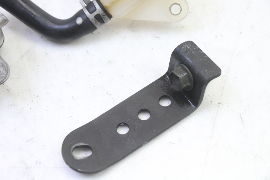 photo de REAR BRAKE MASTER CYLINDER SUZUKI SV S 650 (2003 - 2009)