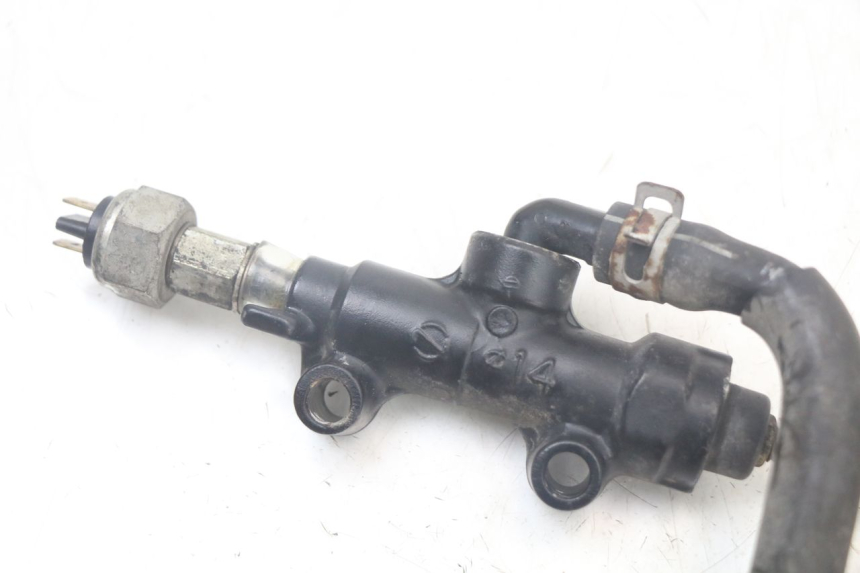 photo de REAR BRAKE MASTER CYLINDER TRIUMPH SPEED TRIPLE T301 900 (1994 - 1996)