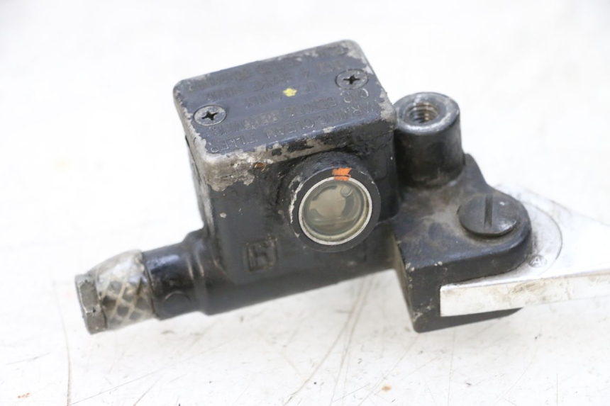 photo de REAR BRAKE MASTER CYLINDER PIAGGIO VESPA GTS SUPER IE 125 (2009 - 2016) - Technical close-up